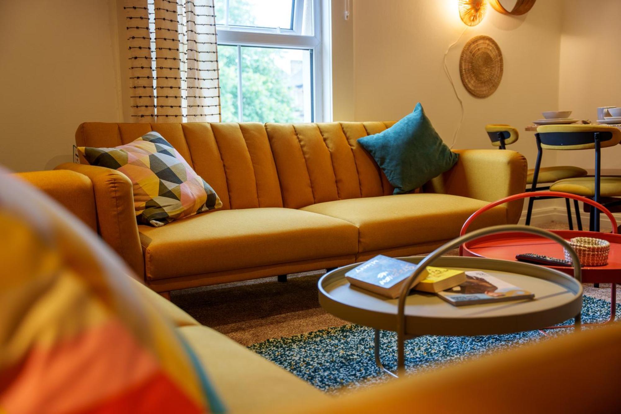 Stay With Airhgt @ Luxe Apartment In Central ฮาร์โรเกต ภายนอก รูปภาพ